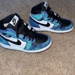 worn once Good condition very clean size 9